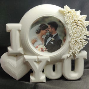 Photo Frame Heart Shaped for Valentine’s Day – I Love You Wall Frame, Romantic Valentine Picture Display