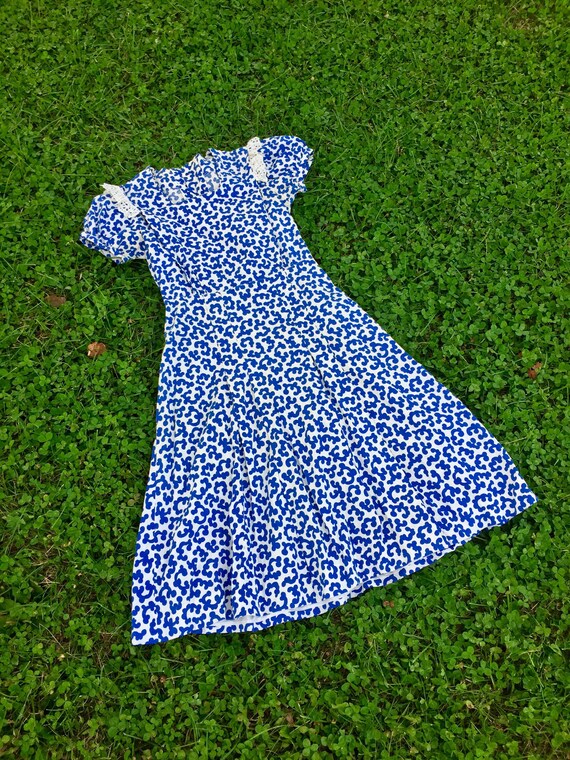 Vintage 1930s dress / 30s blue and white puff slee