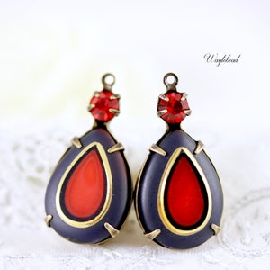 Vintage Pear Shape Stone Swarovski Rhinestone 1 Loop 26x13mm Antique Brass Light Siam & Matte Black Red Gold  - 2