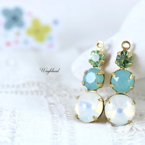 Vintage Glass Dangles Round Set Stones Jewelry Finding 23mm Triple Earring Component Chrysolite Pacific Opal & White Opal  - 2
