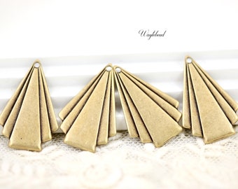 Art Deco Triangle Fan Shape Charms Antiqued Brass Jewelry Findings 24x16mm Geometric Stampings Drops - 4