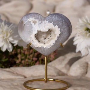 Cuore di agata drusa con supporto &#39;Midnight&#39; - Cristallo drusa, pietra di agata, cristallo di agata, cuore di cristallo, decorazione di cristallo, regalo di cristallo