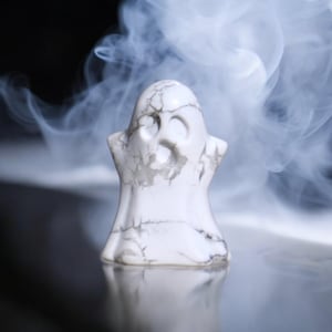 Hand-carved Howlite Ghost, Howlite Carving, Howlite Crystal, Halloween Decoration