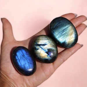 Labradorita llamativa, labradorita pulida, labradorita brillante, labradorita azul brillante, piedra de bolsillo