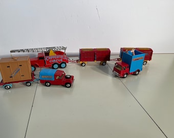 コーギー 1/50 サーカスフィギュア付属ERF社製KV連結トラックミニカー Corgi Chipperfields Circus- ERF Artic With Cages, Lions, Tigers. 1