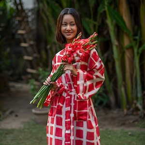 Soft Cotton Robe: Women&#39;s Lightweight Kimono Bathrobe - Tie Dye Red