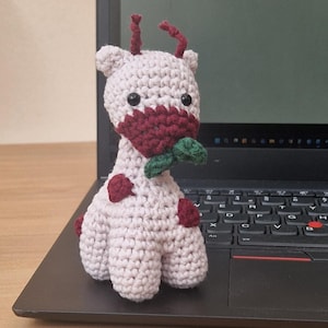 Giraffe Amigurumi Häkelmuster, Mini Schreibtischbegleiter, anfängerfreundlich (PDF Download)