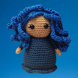 ME/cvs liefdadigheidsbureaupop - Luma - haakpatroon pdf – Blue Awareness Mini Doll