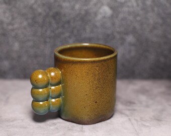 Taza de cerámica con asa de burbuja (verde)