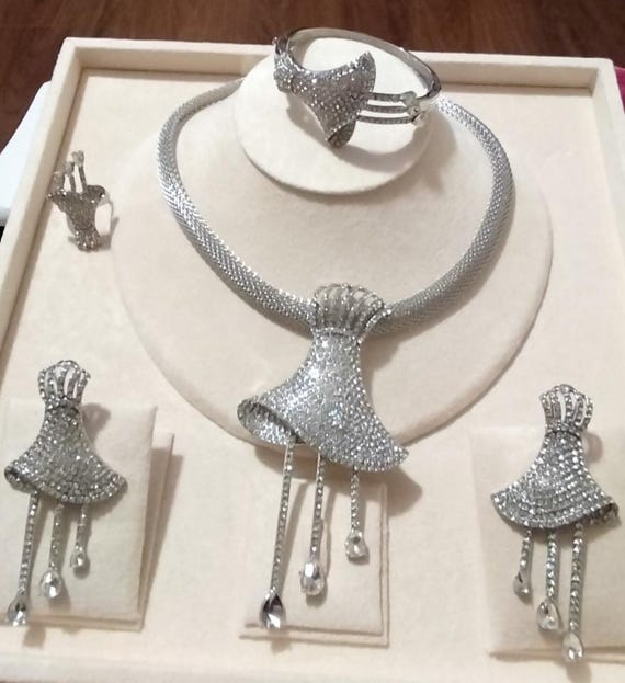 24K Sparkling Luxury Baguette High Quality AAAA+ Cubic Zirconia Diamonds 4 piece Bridal jewellery Set.