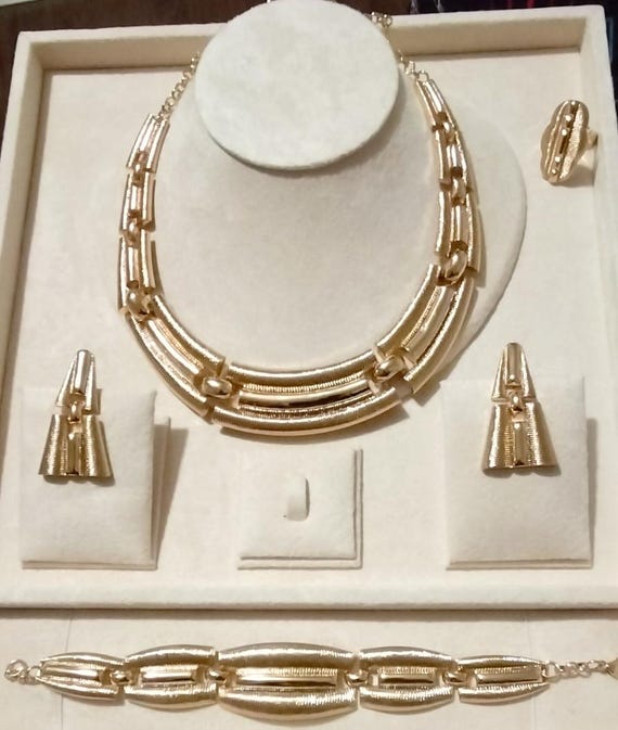 24k Gold Jewellery Set Jewellery sets for women. Beautiful Celebrant Gold Necklace Jewellery Set. Italian Gold meets the highest quality