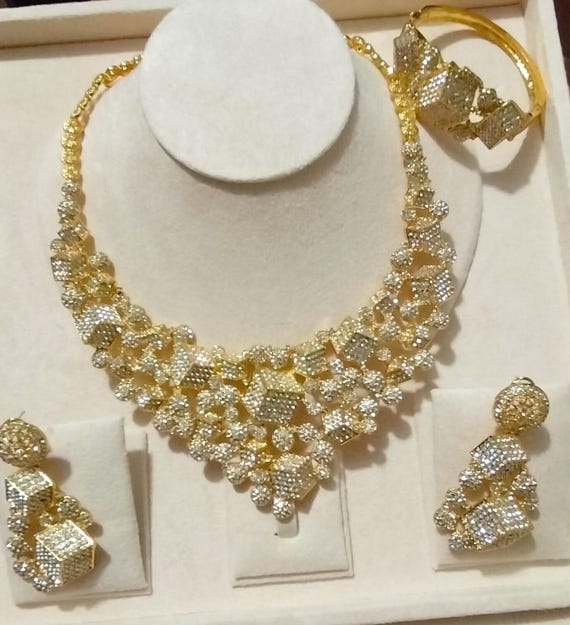 24K Sparkling Luxury Baguette High Quality AAAA+ Cubic Zirconia Diamonds 4 piece Bridal jewellery Set.