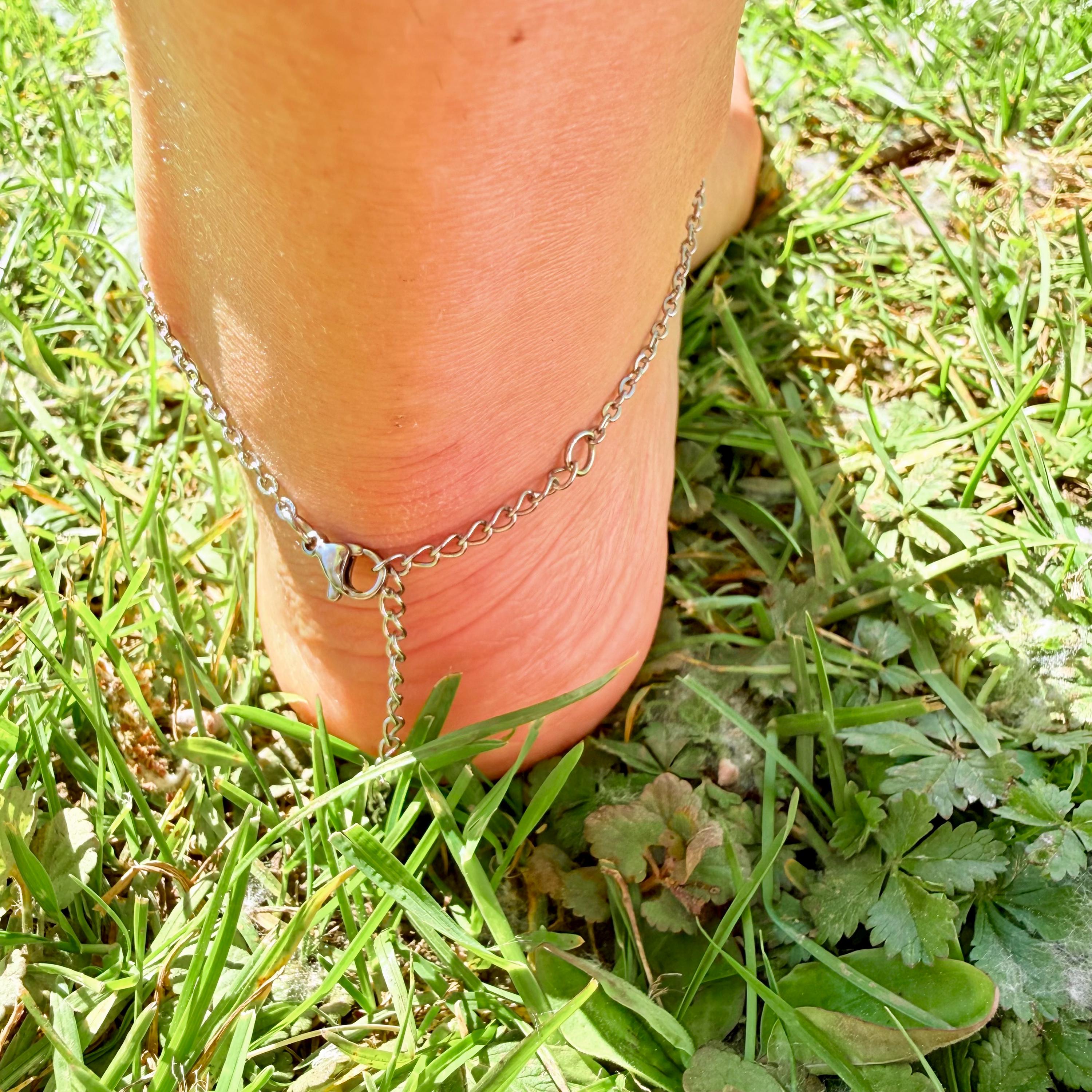 Delicate gold stainless steel barefoot toe chain anklet, waterproof beach jewelry for summer vacation days