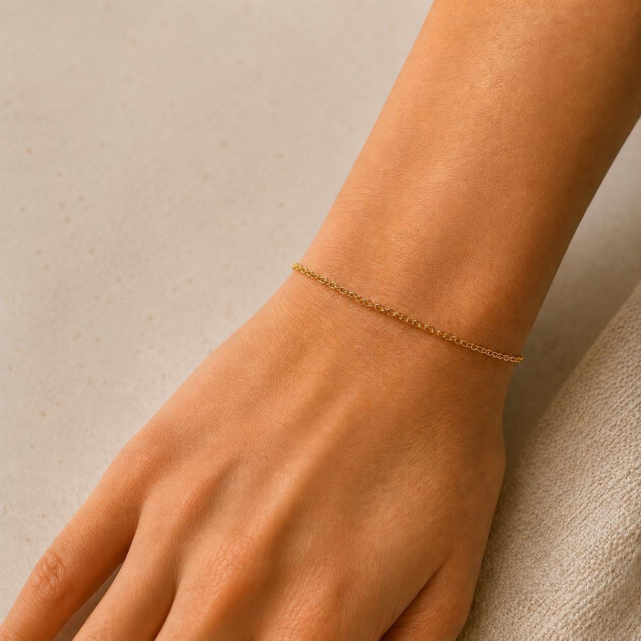 Dainty gold stainless steel chain bracelet for everyday wear, waterproof and tarnish-resistant layering jewelry