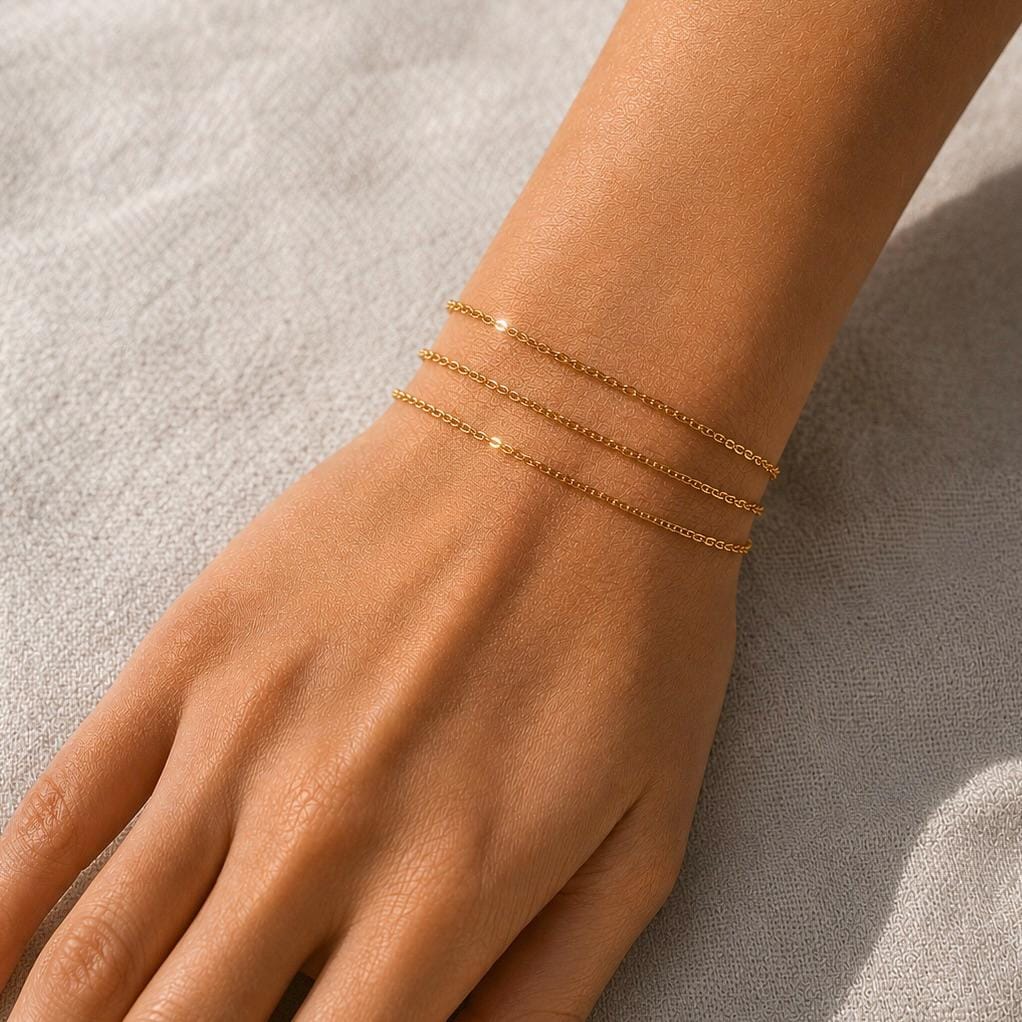 Dainty gold stainless steel chain bracelet for everyday wear, waterproof and tarnish-resistant layering jewelry