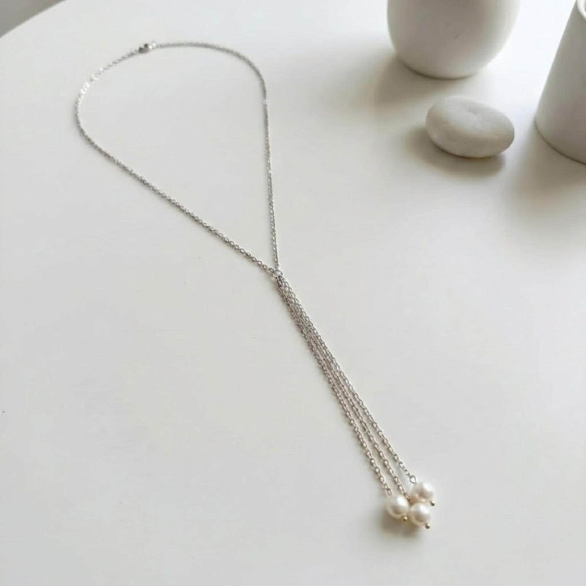 Reversible pearl lariat back chain in gold stainless steel, versatile front necklace or open-back body jewelry for women