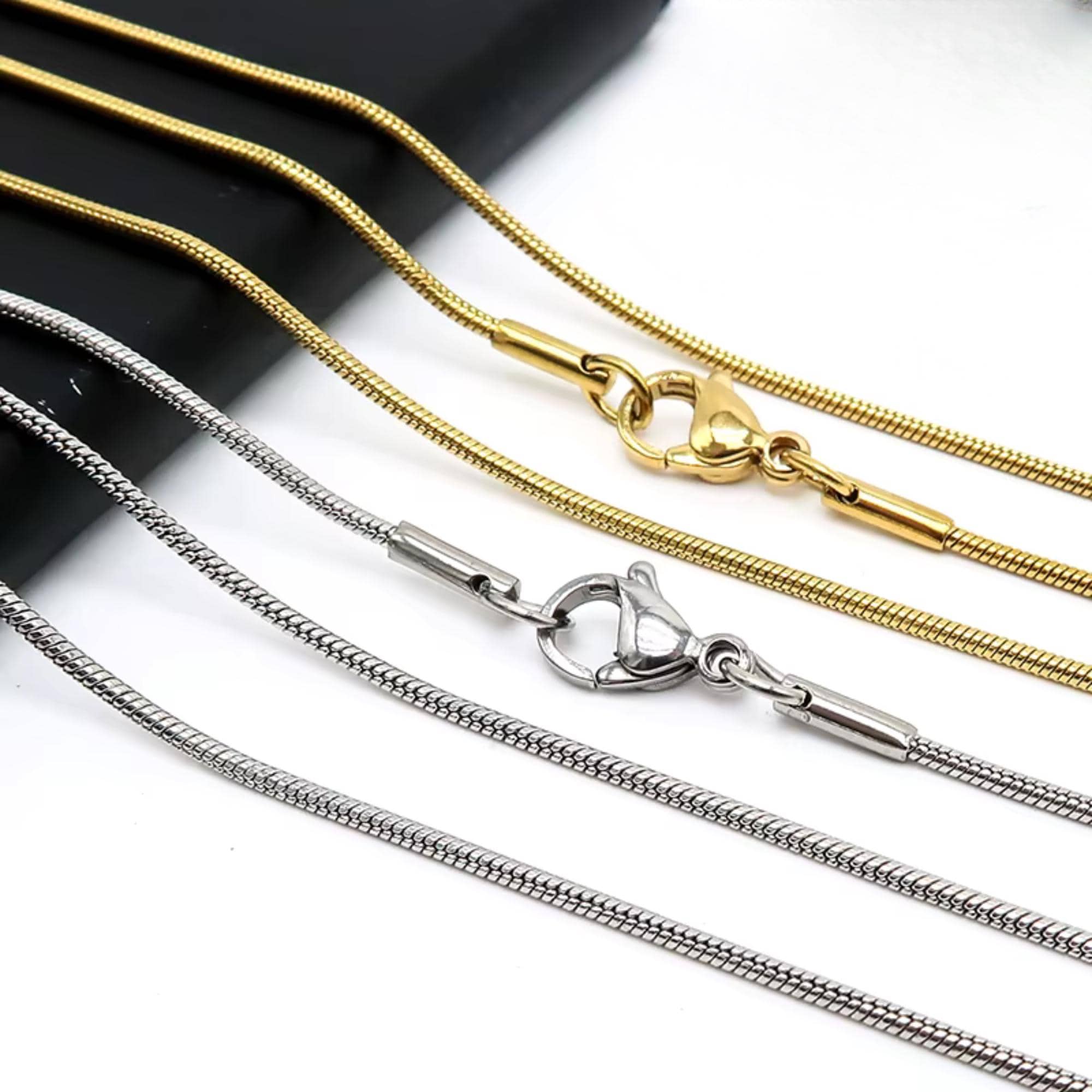 Delicate gold butterfly charm belly chain in waterproof stainless steel for summer fashion