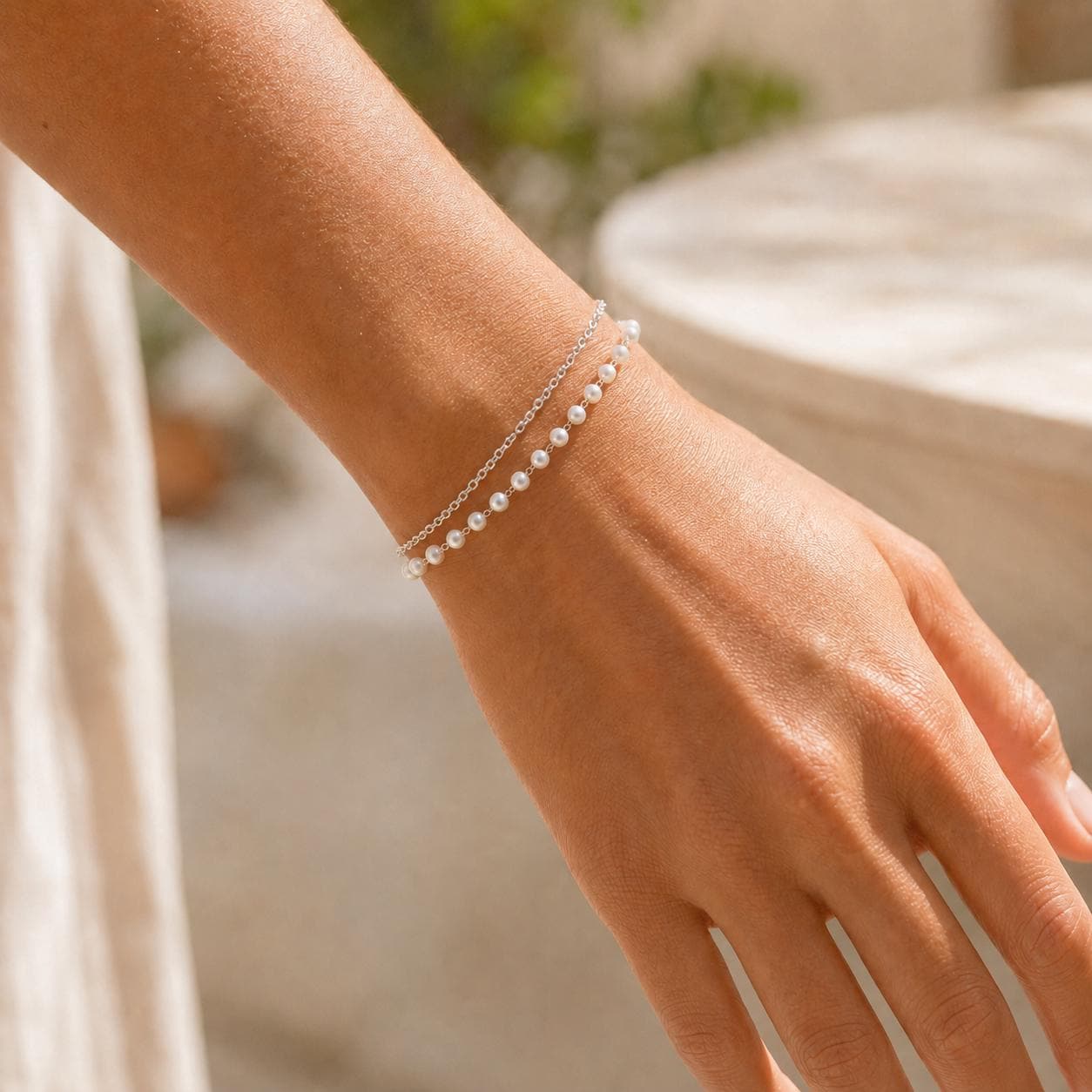 Handcrafted dainty pearl bracelet in stainless steel, layered freshwater pearls for everyday wear