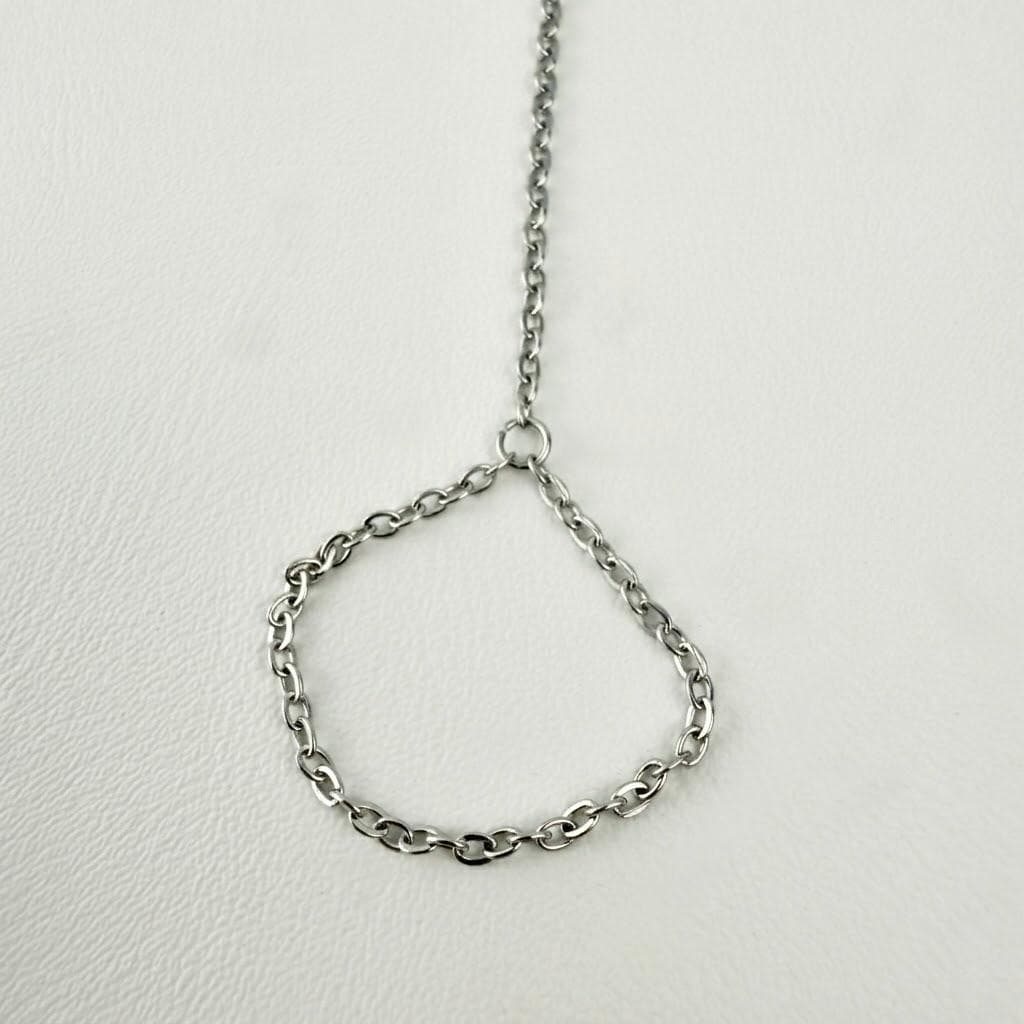 Delicate gold tone stainless steel barefoot sandal ankle bracelet for beach weddings and summer barefoot jewelry styling.
