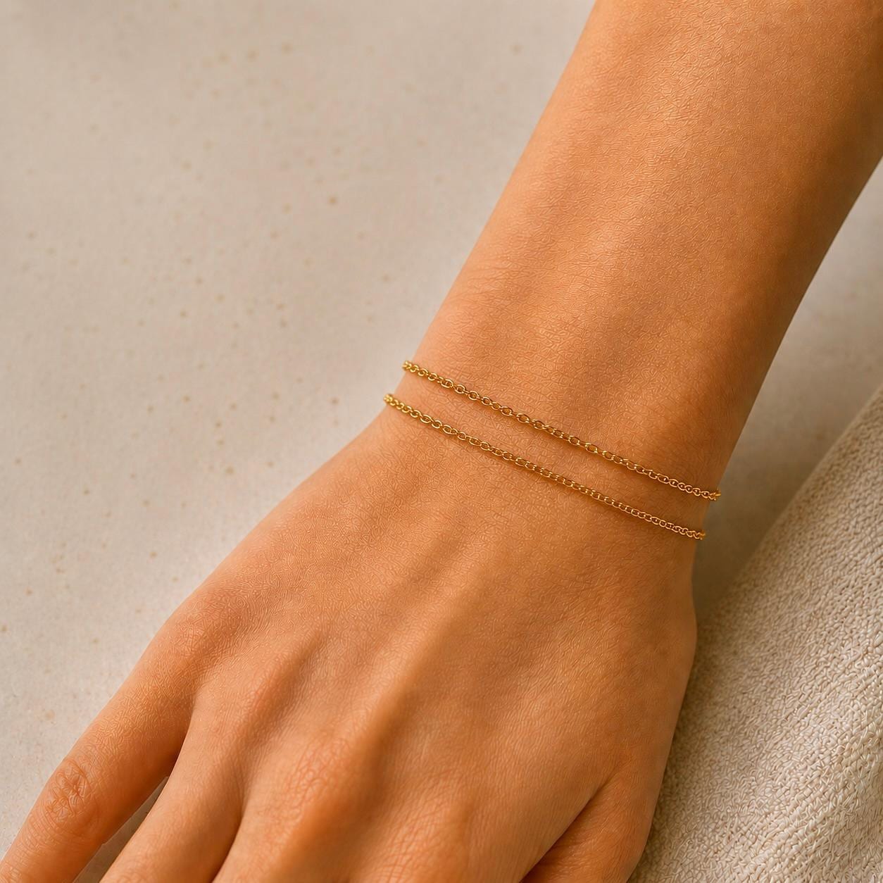 Dainty gold stainless steel chain bracelet for everyday wear, waterproof and tarnish-resistant layering jewelry