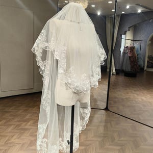Two-Tier Ivory Wedding Veil: Scalloped Lace Edge, Metal Comb