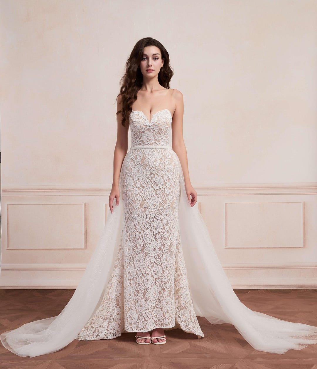 Slim-Fit Mermaid Wedding Dress: Lace Appliqus, Detachable Skirt