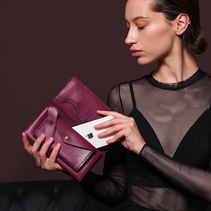 Cartera de piel con compartimento para el teléfono: gran capacidad, regalo para ella, regalo personalizado
