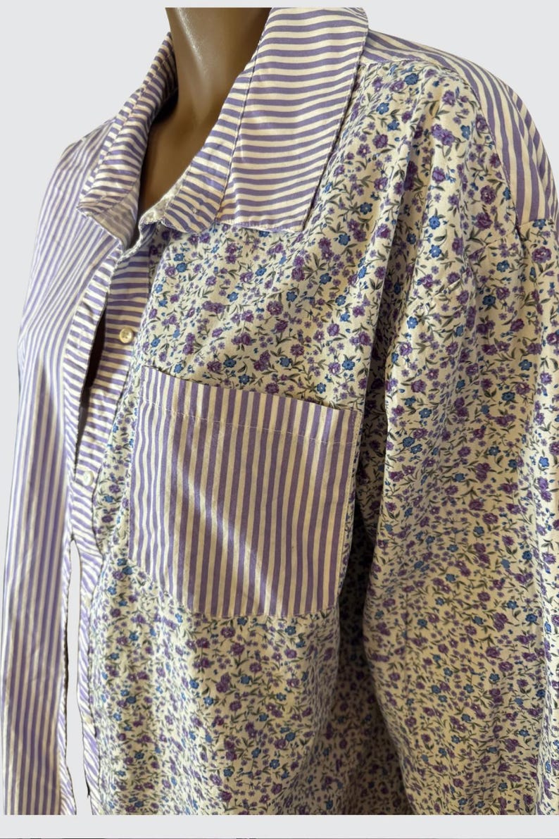 Camisa con botones Avec Les Filles Rayas, Estampado floral Marca Anthropologie imagen 2