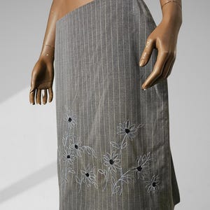 Vintage Jessica midi striped gray skirt  powder blue flower embroidery size 8