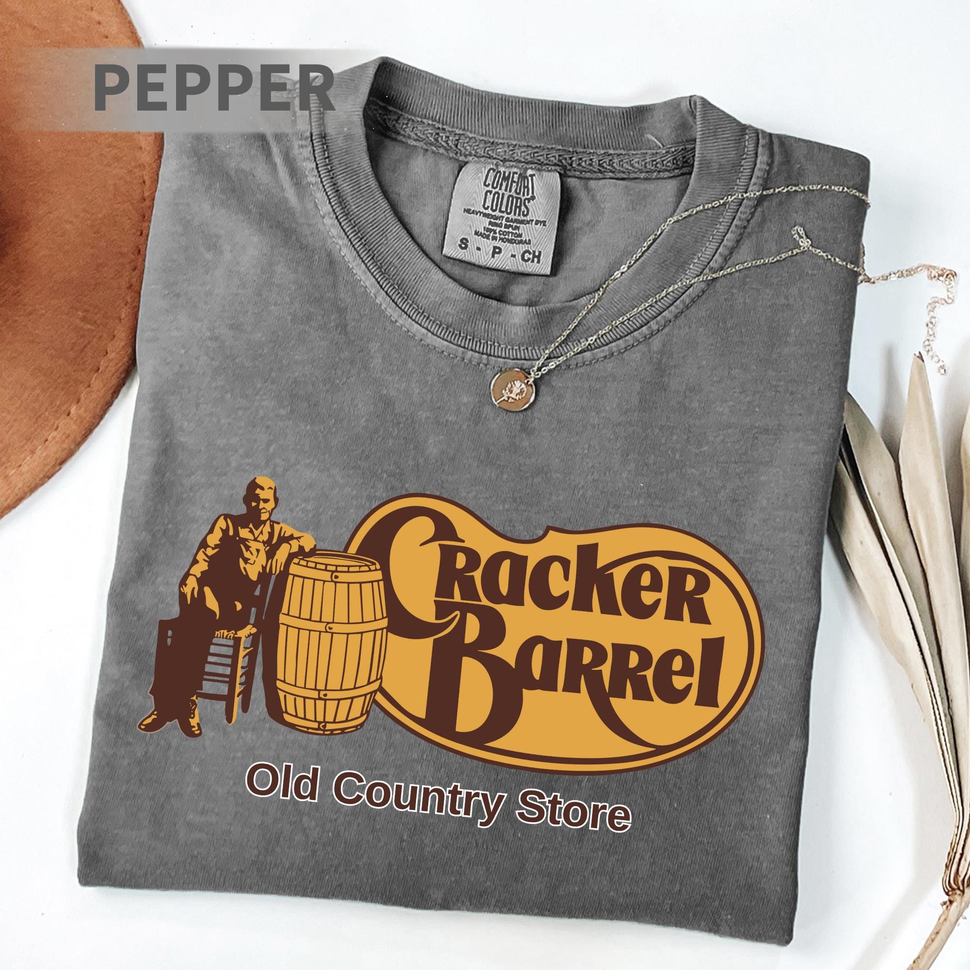 New Cracker Barrel Restaurant Logo Funny T-Shirt Size S-5XL Made In USA - Foto 4
