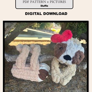 Puede incluir: Dos peluches de perezosos, uno colgando y otro de pie, con detalles en marrón, crema y rojo. El texto de la imagen dice "SAMMIE THE SLOTH", "PDF PATTERN + PICTURES" y "DIGITAL DOWNLOAD".