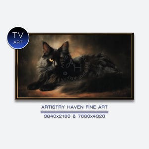 Puede incluir: Una obra de arte enmarcada que presenta un gato negro con ojos amarillos, acostado. El gato tiene pelo largo y está sobre un fondo oscuro y texturizado. La obra de arte está etiquetada como "TV ART" y "ARTISTRY HAVEN FINE ART".