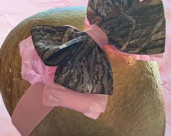 Mossy Oak Break Up Camo Pink Ruffle Bow Pink Stretch Headband