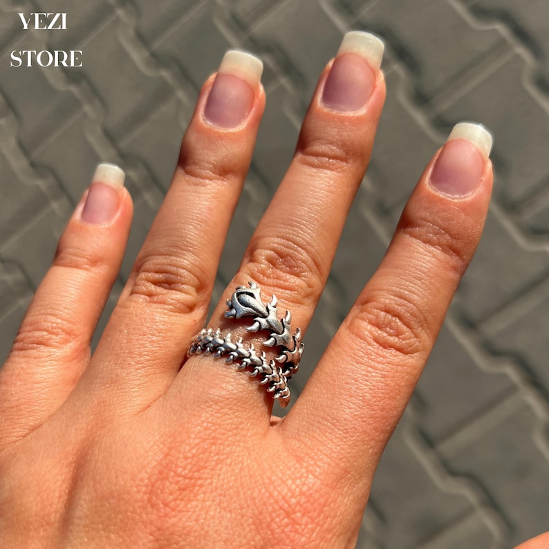 alien ring, gothic ring, centipede ring, fantasy ring, dragon ring, scales ring, gothic jewelry, goth ring, keel spine ring, fidget ring, halloween ring, punk ring, witchy jewelry, halloween ring, halloween jewelry, gift for him, gift for her