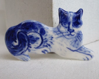 Cat  -  Handpainted Delft porcelain Brooch