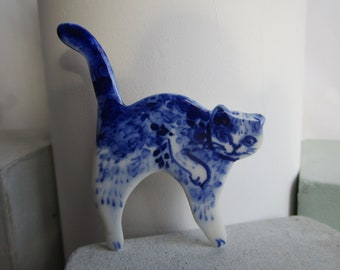 Handpainted Delft porcelain Brooch -  Cat