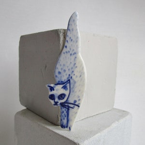 Cat - Blue and white porcelain Brooch - Hand made and hand painted Dutch Delftware