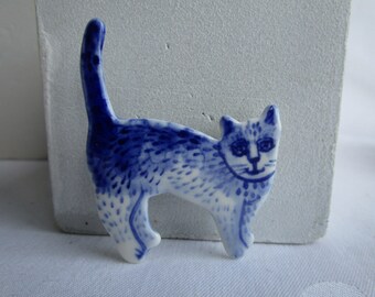 Handpainted Delft porcelain Brooch - Cat