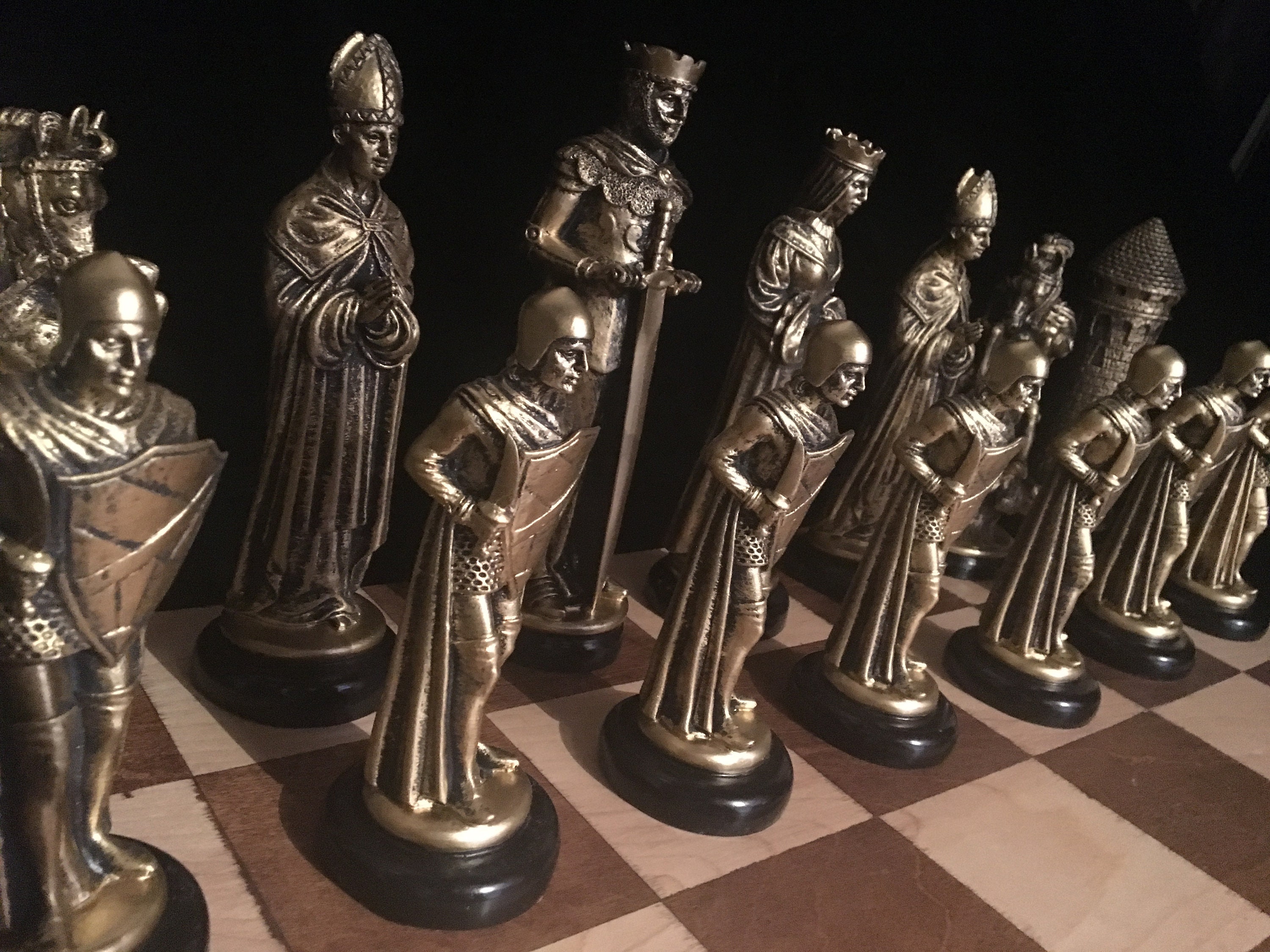 Exclusive handmade chess set Medieval 600140261 (gold/silver