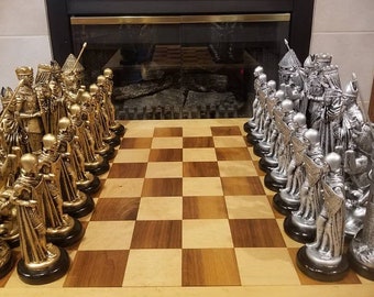 Exclusive handmade chess set Medieval 600140261 (gold/silver