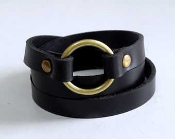 Leather Wrap Bracelet, Leather Cuff Bracelet, Women Leather Bracelet with Bronze Tone Metal O Ring Snap Button Clasp in Black