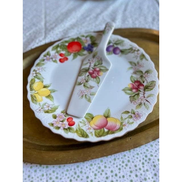 ANDREA by SADEK Assiette à gâteau 10 po. Fleurs et baies