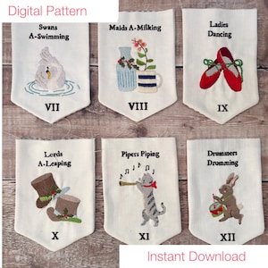 Puede incluir: Patrón de bordado digital con seis paneles bordados. Cada panel muestra una ilustración y texto diferentes, incluyendo cisnes, doncellas, damas, señores, gaiteros y bateristas. Se incluyen números romanos y texto. También están presentes las palabras "Patrón digital" y "Descarga instantánea".