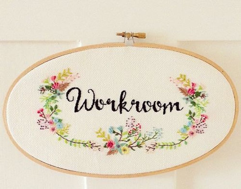 Embroidered Floral Oval Hoop Door Sign pdf pattern download image 1