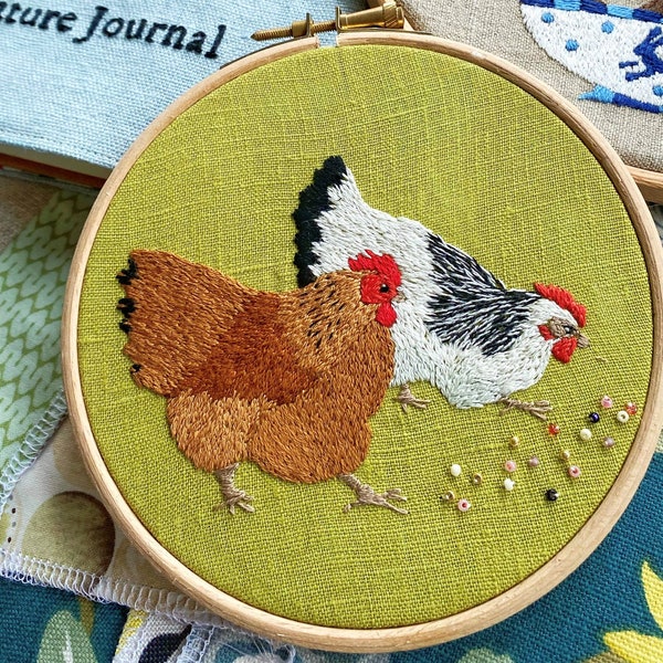 Téléchargement instantané de fichier pdf de motif de broderie à la main de poulets à plumes grasses ou de poules