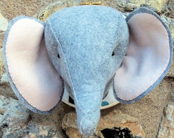 Patrón de cabeza de trofeo de fieltro de pequeño elefante en formato PDF para descargar al instante