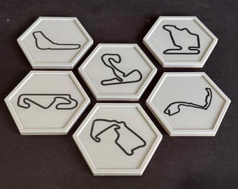 Posavasos hexagonales inspirados en la Fórmula 1 con base y soporte de corcho - Impresión 3D