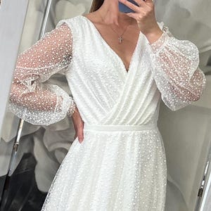 Midi-Brautkleid mit langen Ärmeln - Leicht und bequem, geschlossener Rücken mit Knöpfen, weicher Tupfen-Tüll, Vintage-Stil