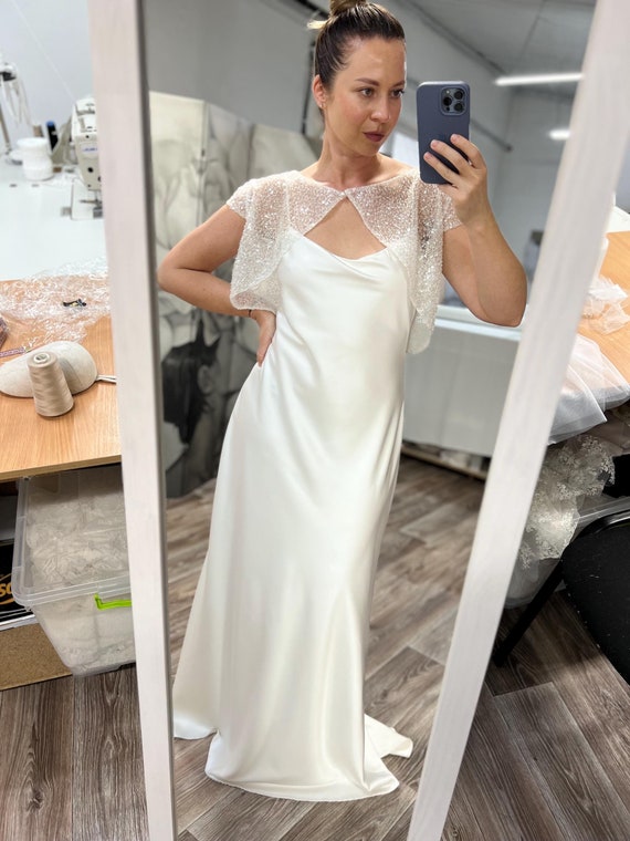 Vestido de novia de dos piezas Vestido de novia de seda con capa