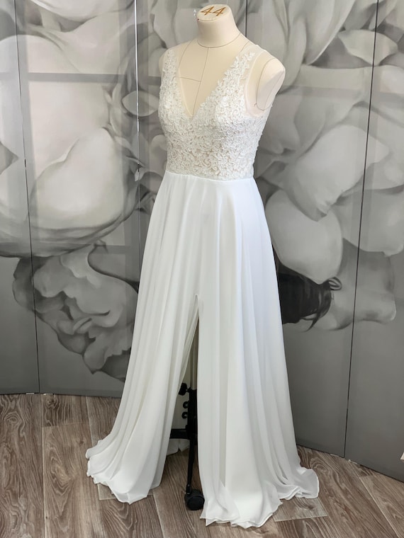 triarchy ms. perri crystal a-line mini dress Illusion Neckline Sheer Back Beach Lace Chiffon Wedding Dress US16 / As Picture main image 1